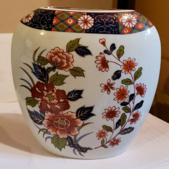 Vintage Old Imari Oval Vase EUC - Picture 4 of 5